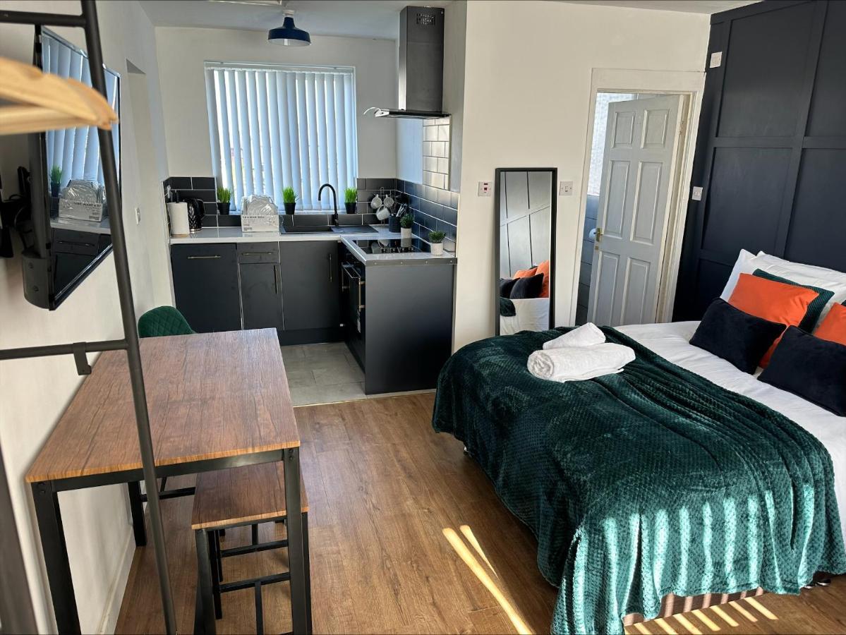 Studio Annexe By Papermill, Deeside - En-Suite, Heswall Ngoại thất bức ảnh