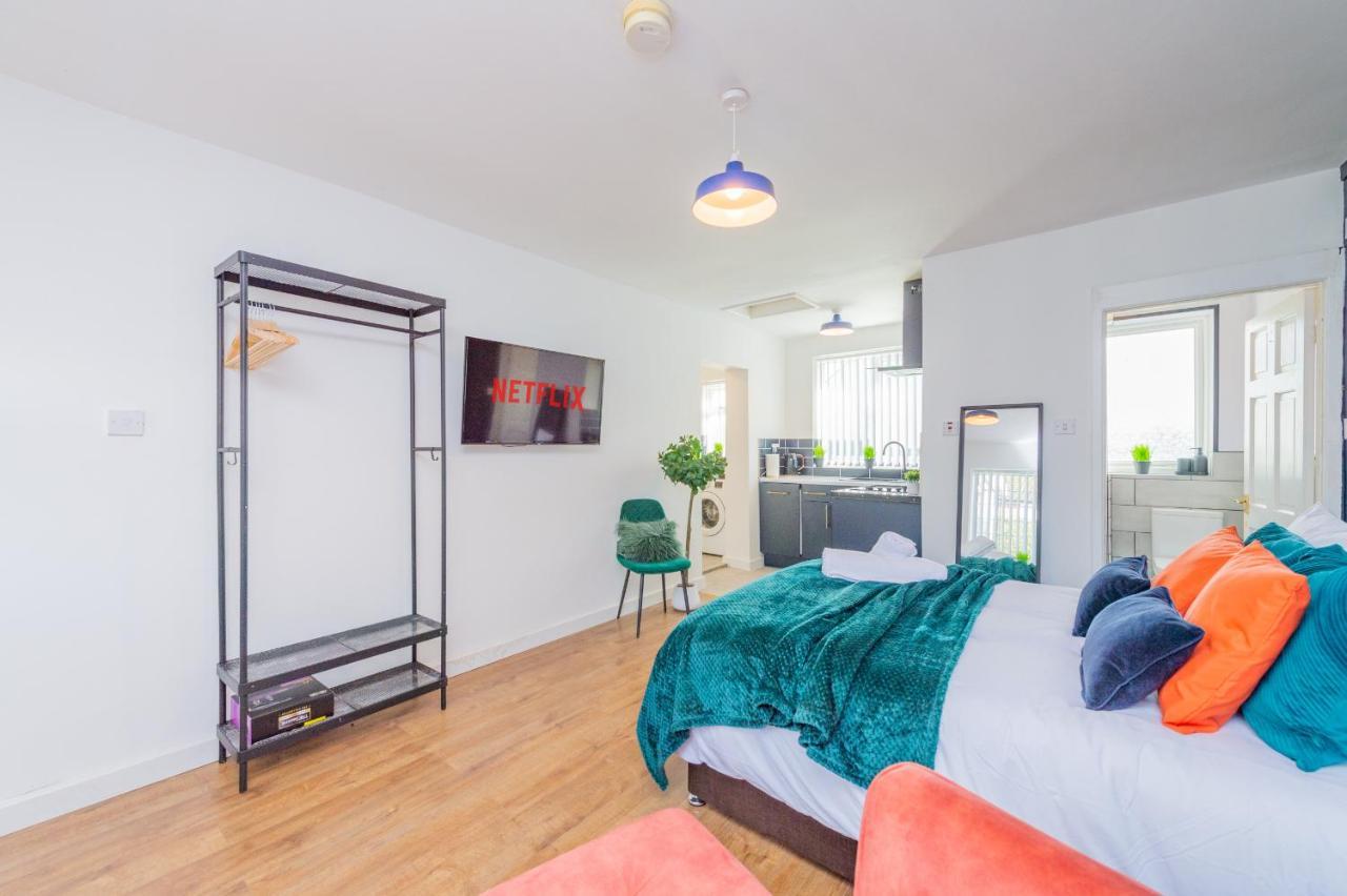 Studio Annexe By Papermill, Deeside - En-Suite, Heswall Ngoại thất bức ảnh
