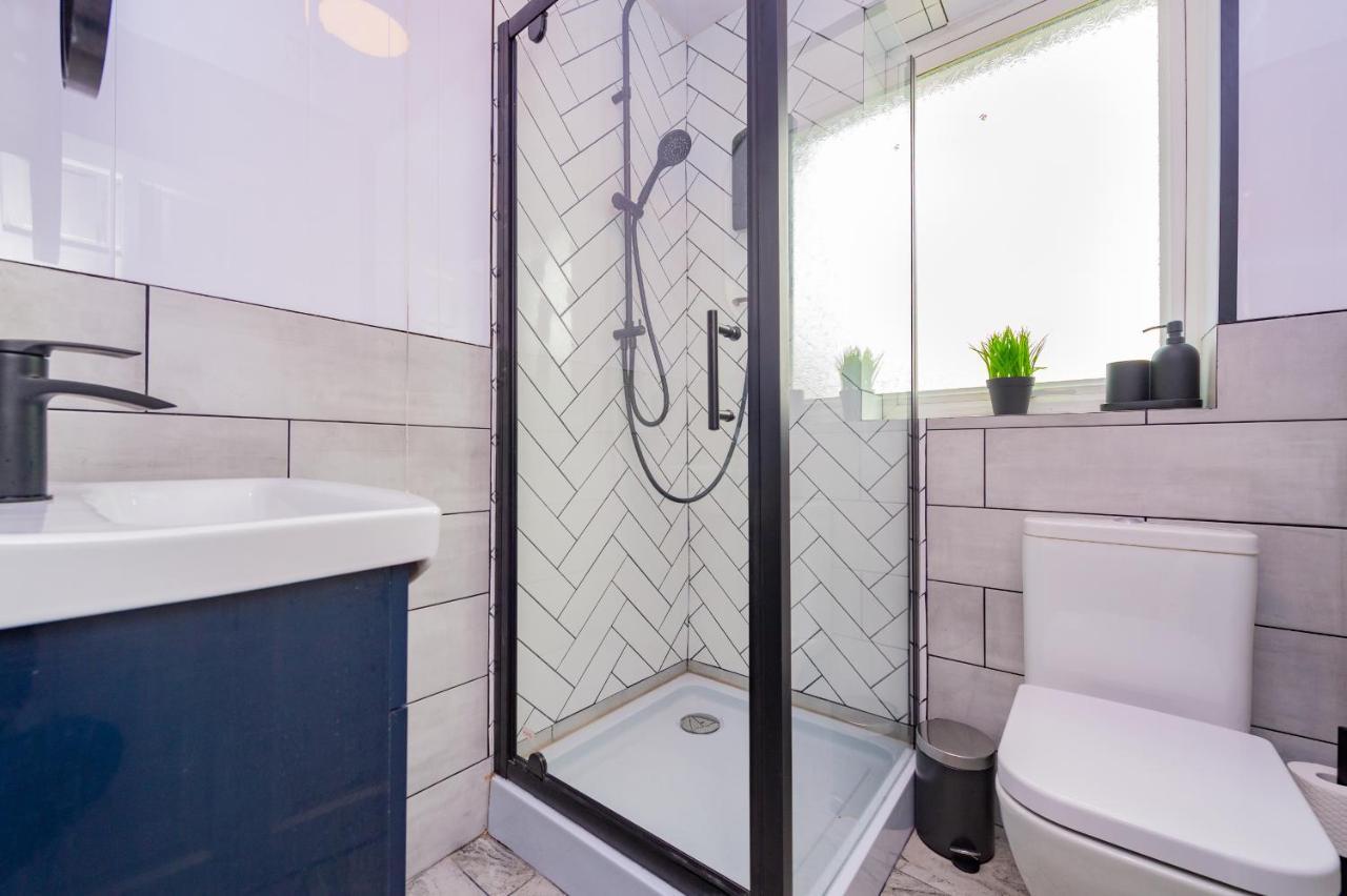 Studio Annexe By Papermill, Deeside - En-Suite, Heswall Ngoại thất bức ảnh