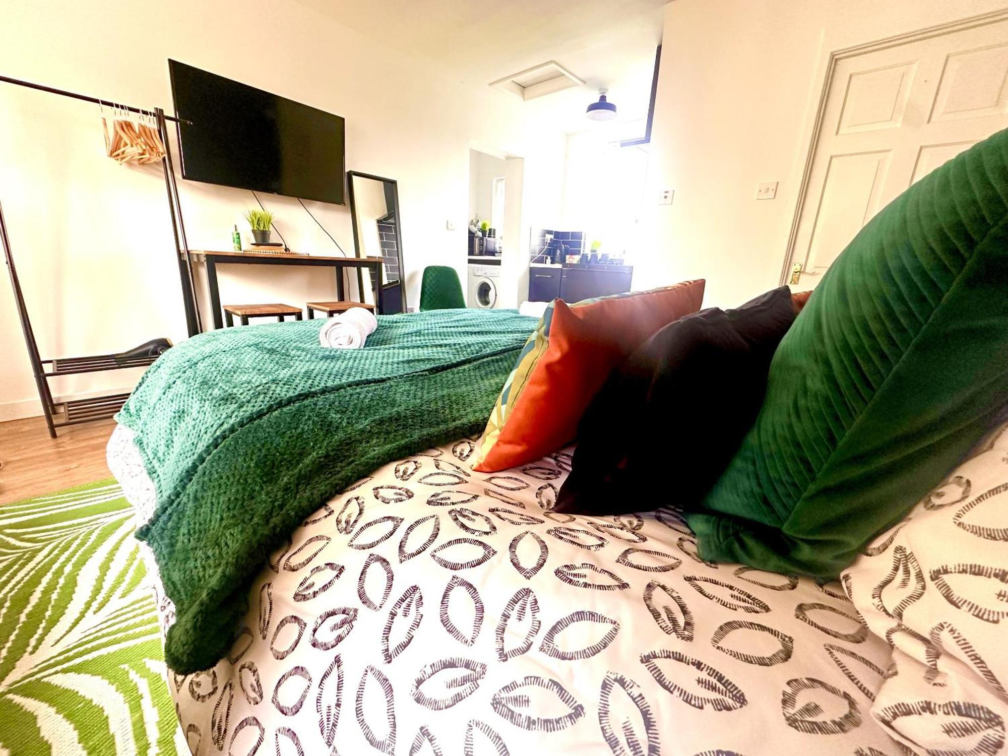 Studio Annexe By Papermill, Deeside - En-Suite, Heswall Ngoại thất bức ảnh